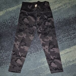 ZYIA Light N Tight Hi Rise Dark Camouflage Crop